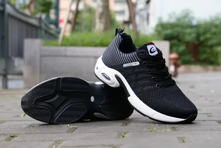 New Men Running Shoes,black Fashion Sports Shoes, Outdoor Breathable Wear-resistant Mesh Health and Leisure Travel Walking Shoes